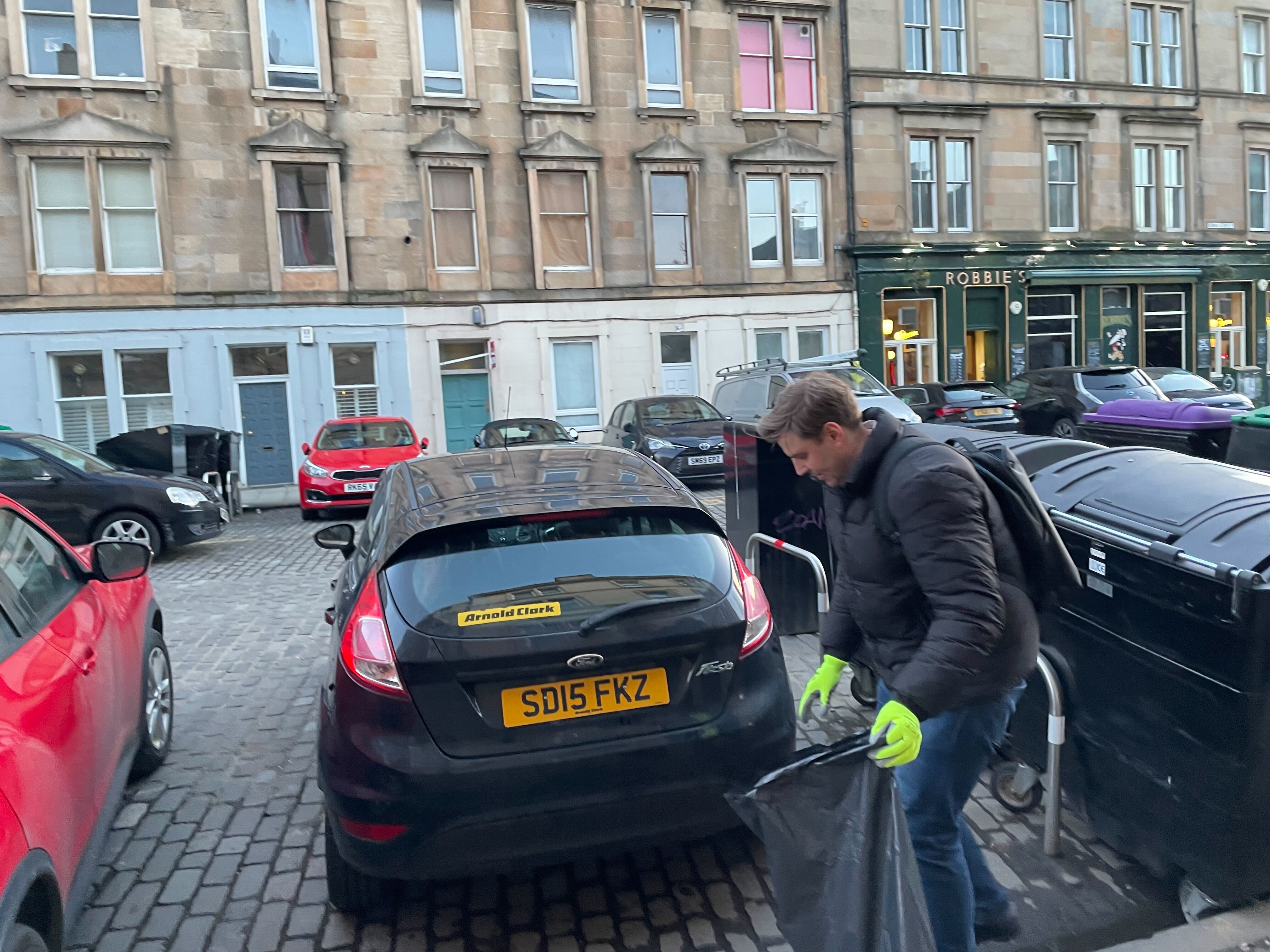 litter pick in Edinburgh